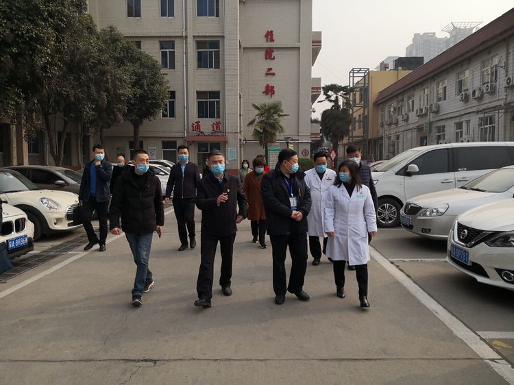 西安市碑林区领导慰问市九院防疫一线医务人员及家属 西安市碑林区领导慰问市九院防疫一线医务人员及家属