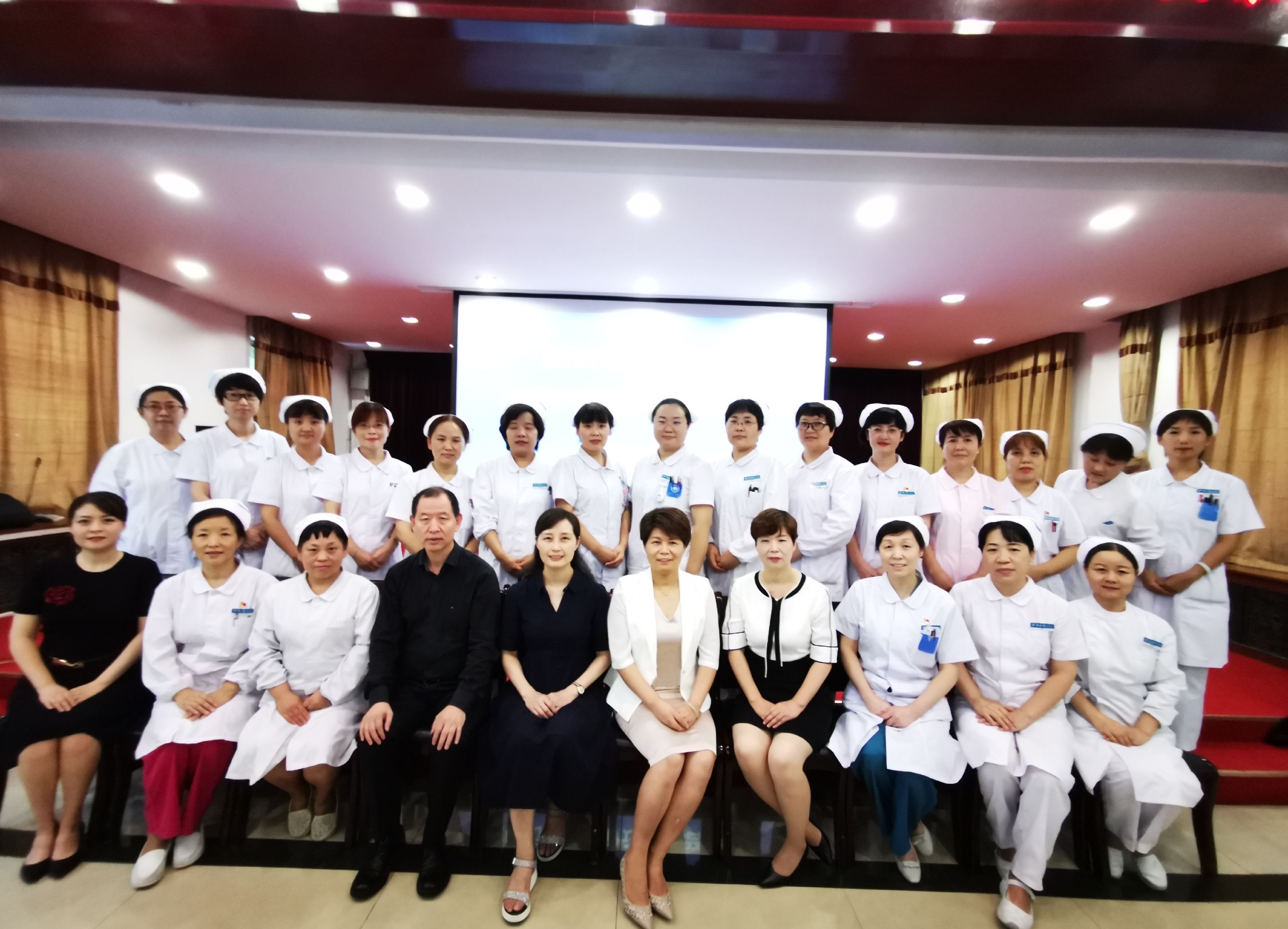 西安市第九医院举办“创面护理新进展培训班” 西安市第九医院举办“创面护理新进展培训班”