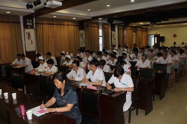 西安市第九医院举办“救死扶伤 大爱无疆”道德讲堂活动 西安市第九医院举办“救死扶伤 大爱无疆”道德讲堂活动