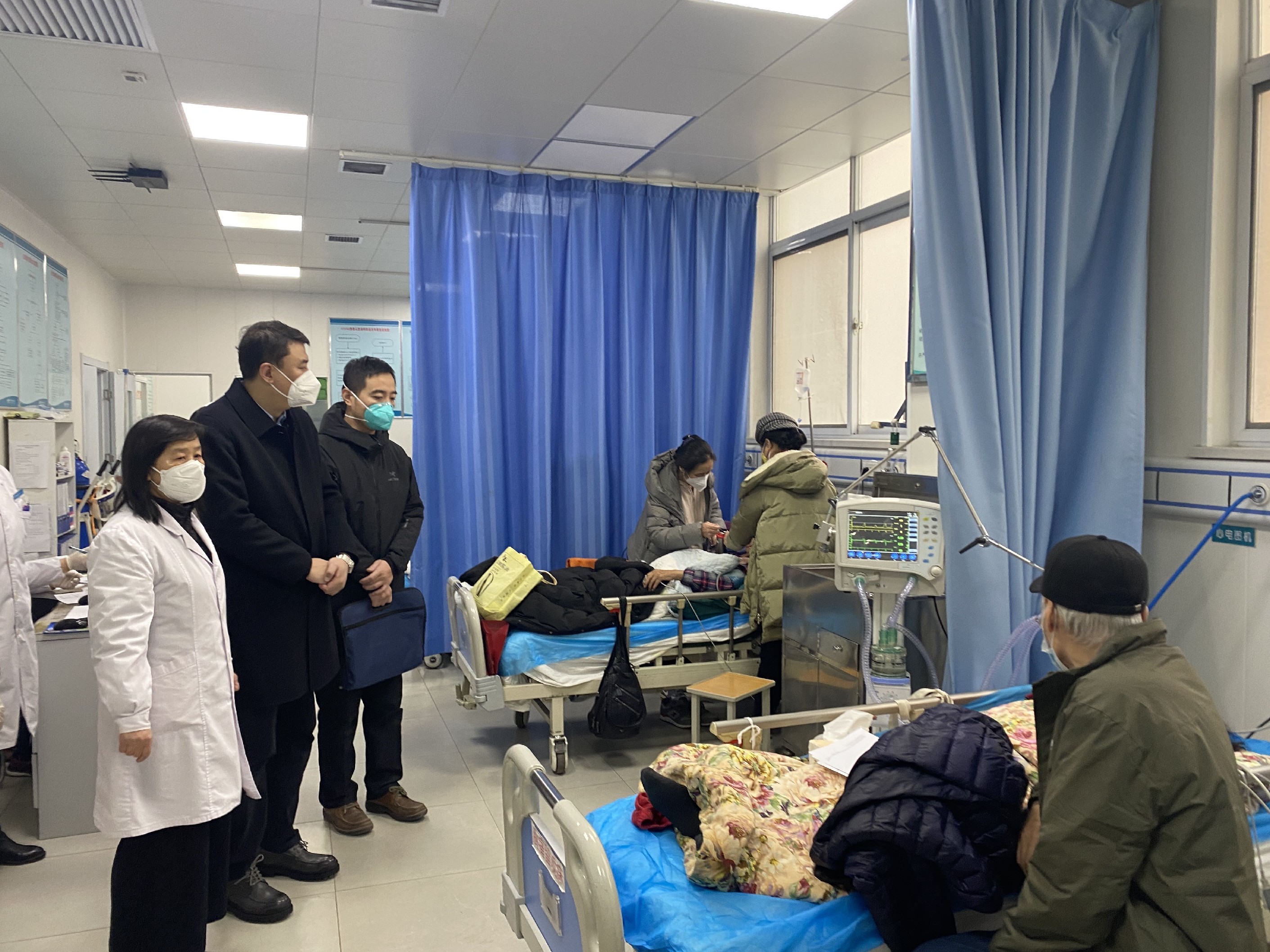 西安市卫生健康委张波副主任莅临市九院督导检查医疗救治工作并走访慰问医务人员 西安市卫生健康委张波副主任莅临市九院督导检查医疗救治工作并走访慰问医务人员