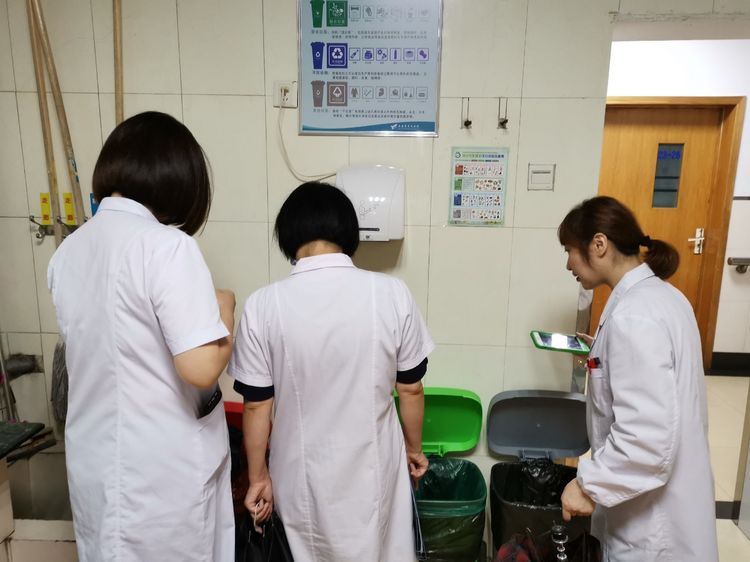 多科联合检查 助力生活垃圾分类在起始日顺利推进 多科联合检查 助力生活垃圾分类在起始日顺利推进