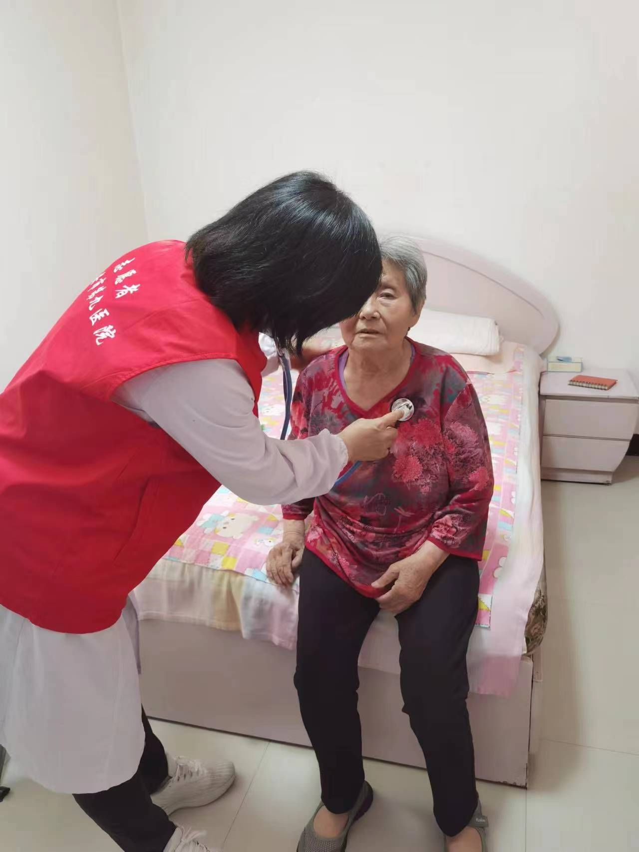 【义诊活动】市九院走进纺兴社区开展爱老敬老健康教育讲座及义诊活动 【义诊活动】市九院走进纺兴社区开展爱老敬老健康教育讲座及义诊活动