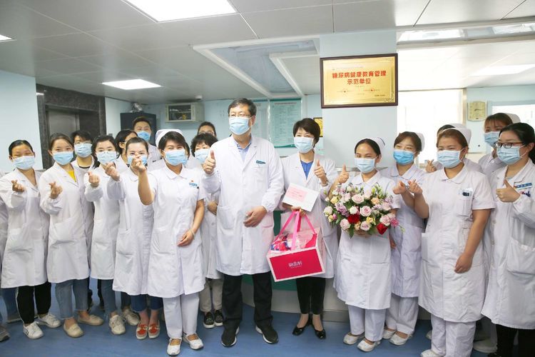 西安市第九医院组织慰问一线护理人员 西安市第九医院组织慰问一线护理人员