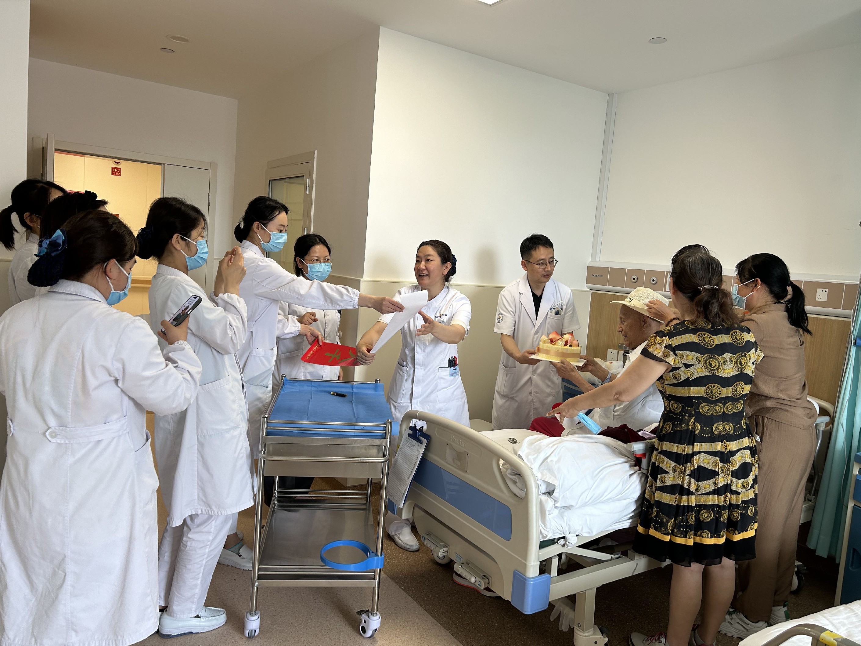 百岁老人的特殊生日 百岁老人的特殊生日
