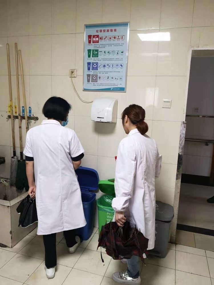 多科联合检查 助力生活垃圾分类在起始日顺利推进 多科联合检查 助力生活垃圾分类在起始日顺利推进