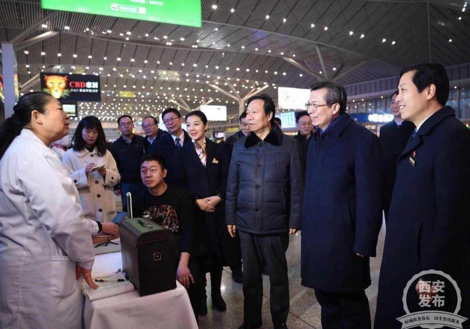 省委常委、市委书记王永康 慰问市九院春运医疗保障人员 省委常委、市委书记王永康 慰问市九院春运医疗保障人员