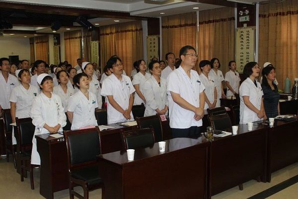 西安市第九医院举办“救死扶伤 大爱无疆”道德讲堂活动 西安市第九医院举办“救死扶伤 大爱无疆”道德讲堂活动