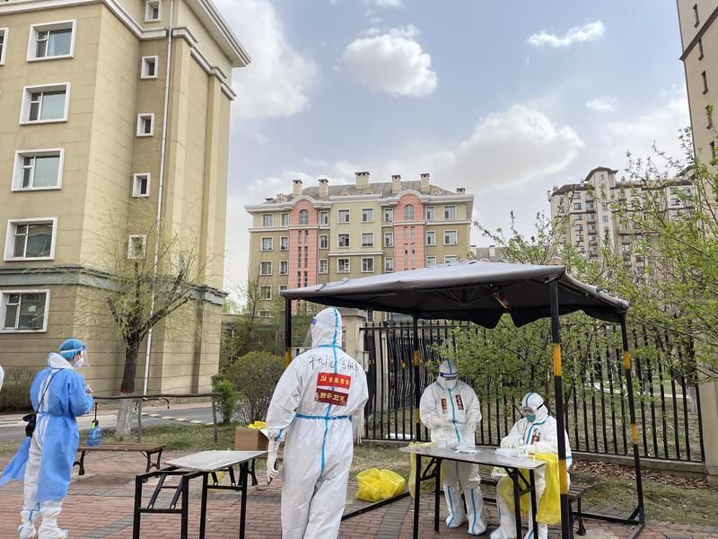 西安市第九医院援吉林核酸采样队领队金航军:每天最重要的事就是把大家健康送去平安接回 西安市第九医院援吉林核酸采样队领队金航军:每天最重要的事就是把大家健康送去平安接回