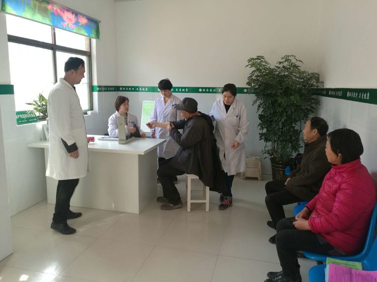 春风拂面助力健康扶贫 两会精神深暖百姓之心 春风拂面助力健康扶贫 两会精神深暖百姓之心