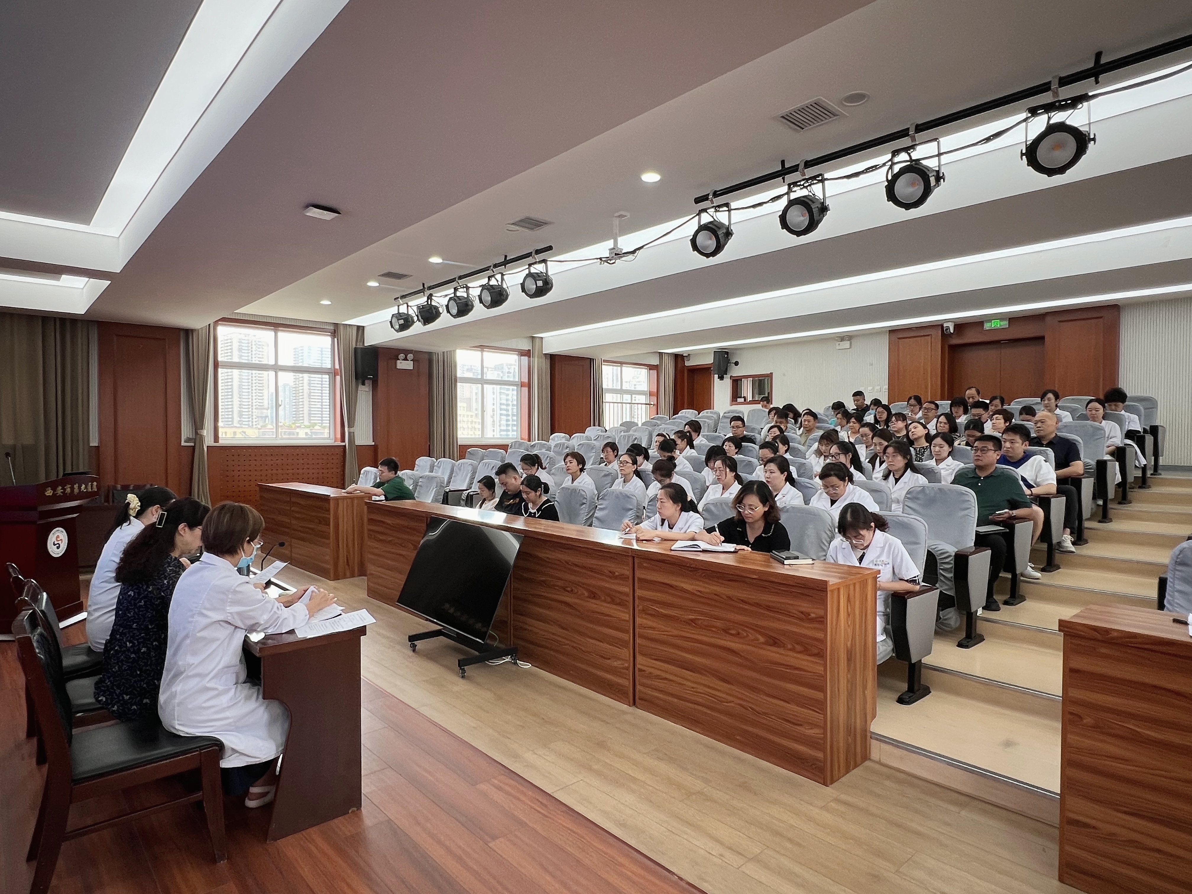 西安市第九医院纪委召开2024年下半年重点部门、关键岗位人员警示教育暨谈心谈话会 西安市第九医院纪委召开2024年下半年重点部门、关键岗位人员警示教育暨谈心谈话会