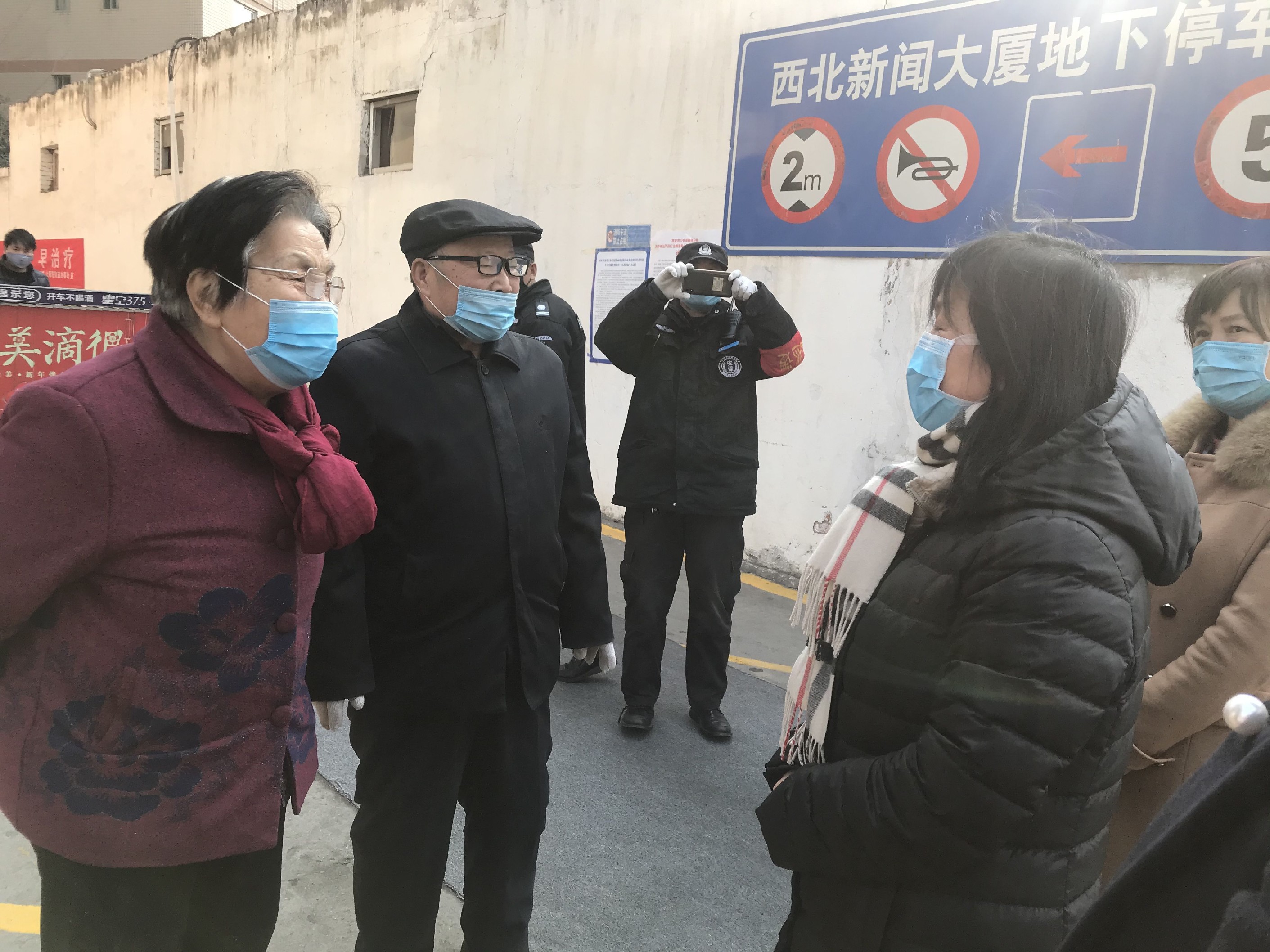 你冲锋一线 我保障后方 你冲锋一线 我保障后方