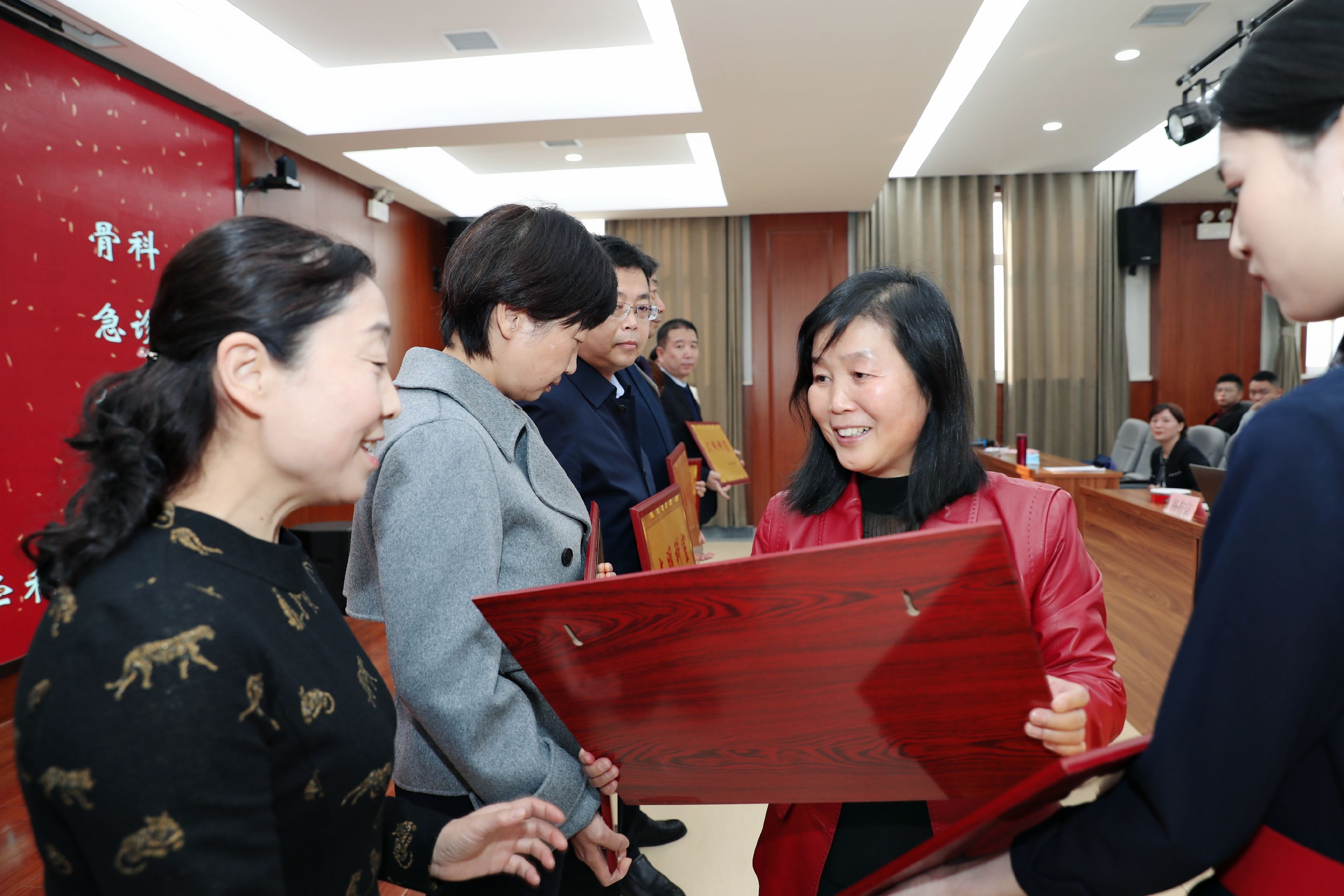 【喜报】西安市第九医院表彰2020年度文明科室及文明职工 【喜报】西安市第九医院表彰2020年度文明科室及文明职工