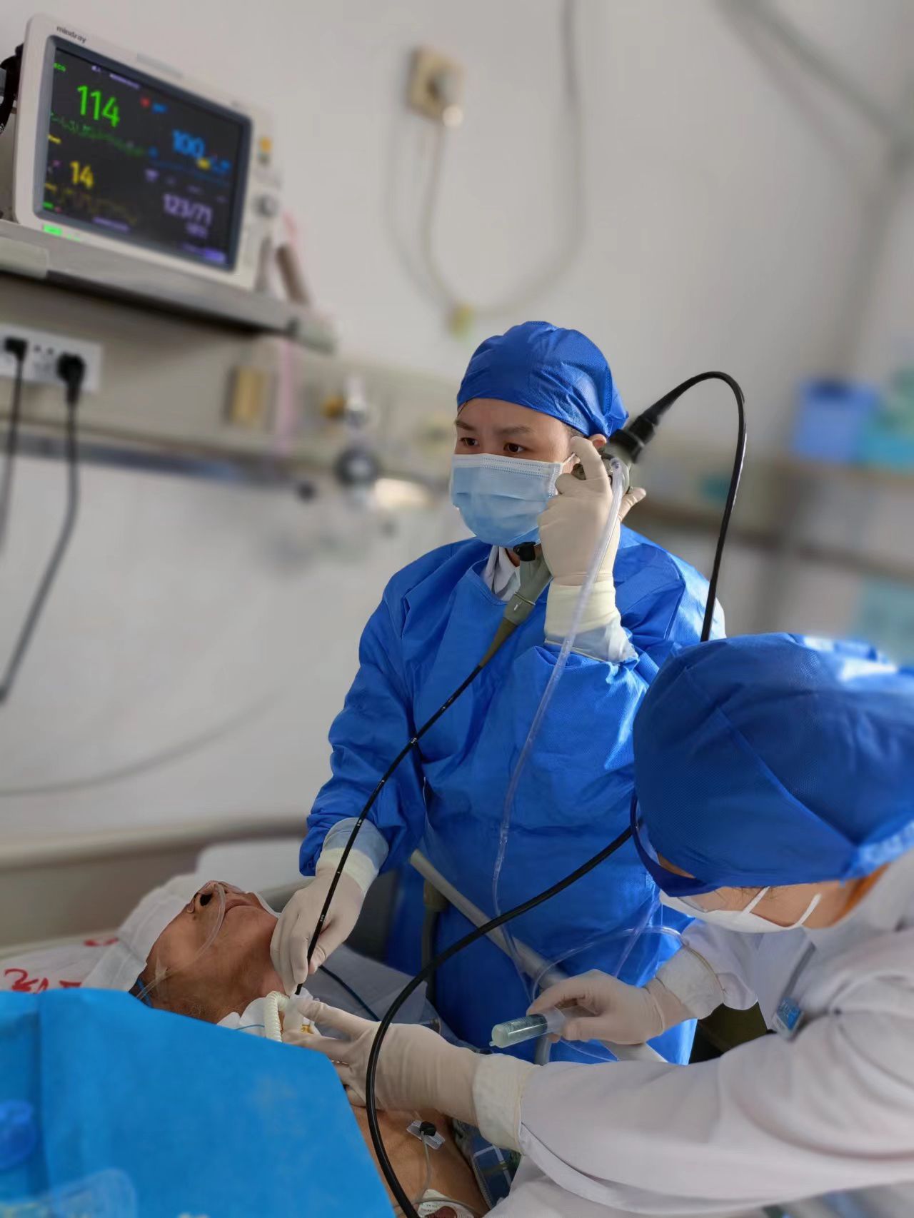 呼吸与危重症医学科,用心守护每一个生命! 呼吸与危重症医学科,用心守护每一个生命!