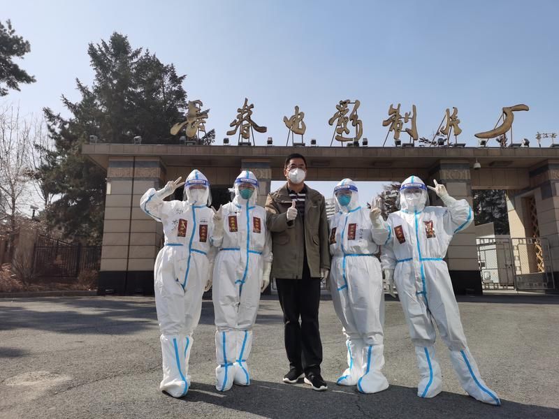 西安市第九医院援吉林核酸采样队领队金航军:每天最重要的事就是把大家健康送去平安接回 西安市第九医院援吉林核酸采样队领队金航军:每天最重要的事就是把大家健康送去平安接回