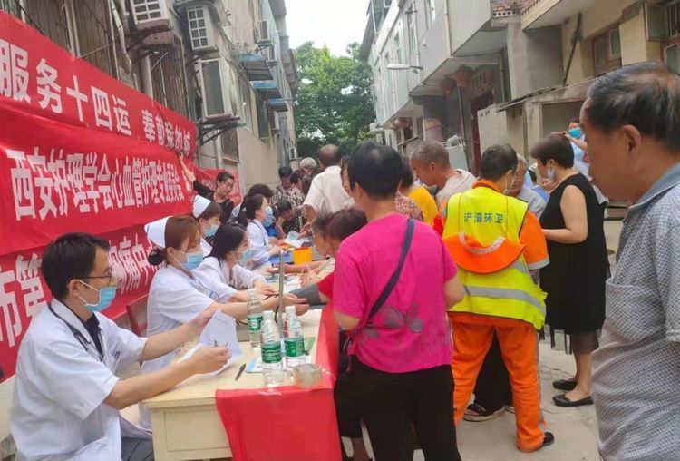 真情服务暖民心——义诊活动进社区 真情服务暖民心——义诊活动进社区