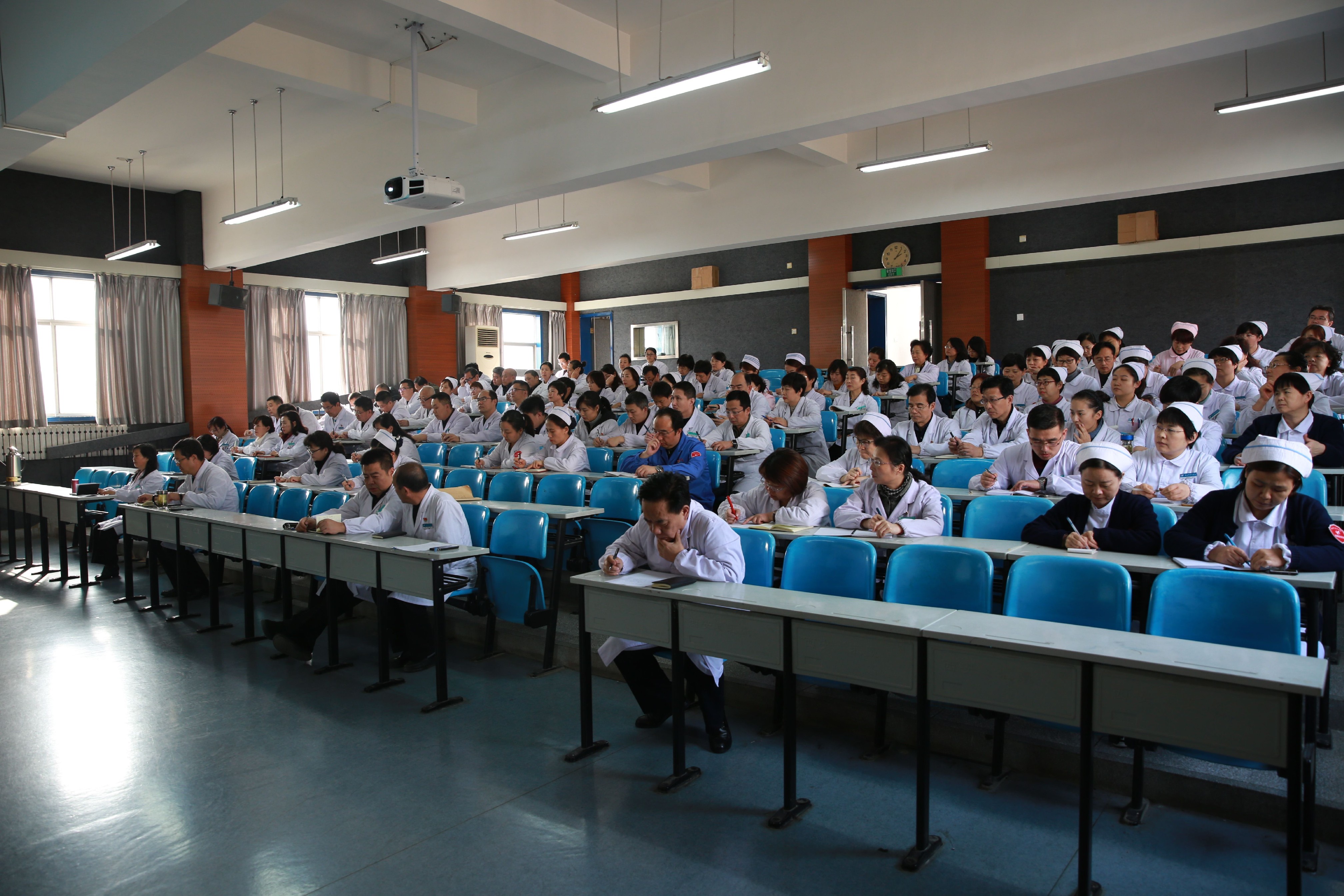 西安市第九医院召开传达市委书记王永康在调研全市医疗卫生工作时的重要讲话精神专题会