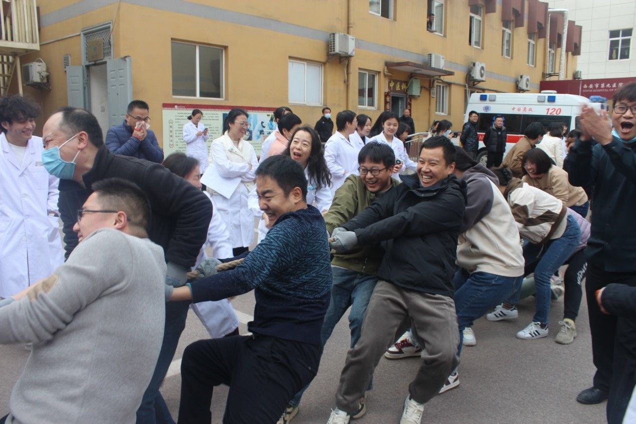 “牢记嘱托建新功·团结一致向前看” 拔河比赛 “牢记嘱托建新功·团结一致向前看” 拔河比赛