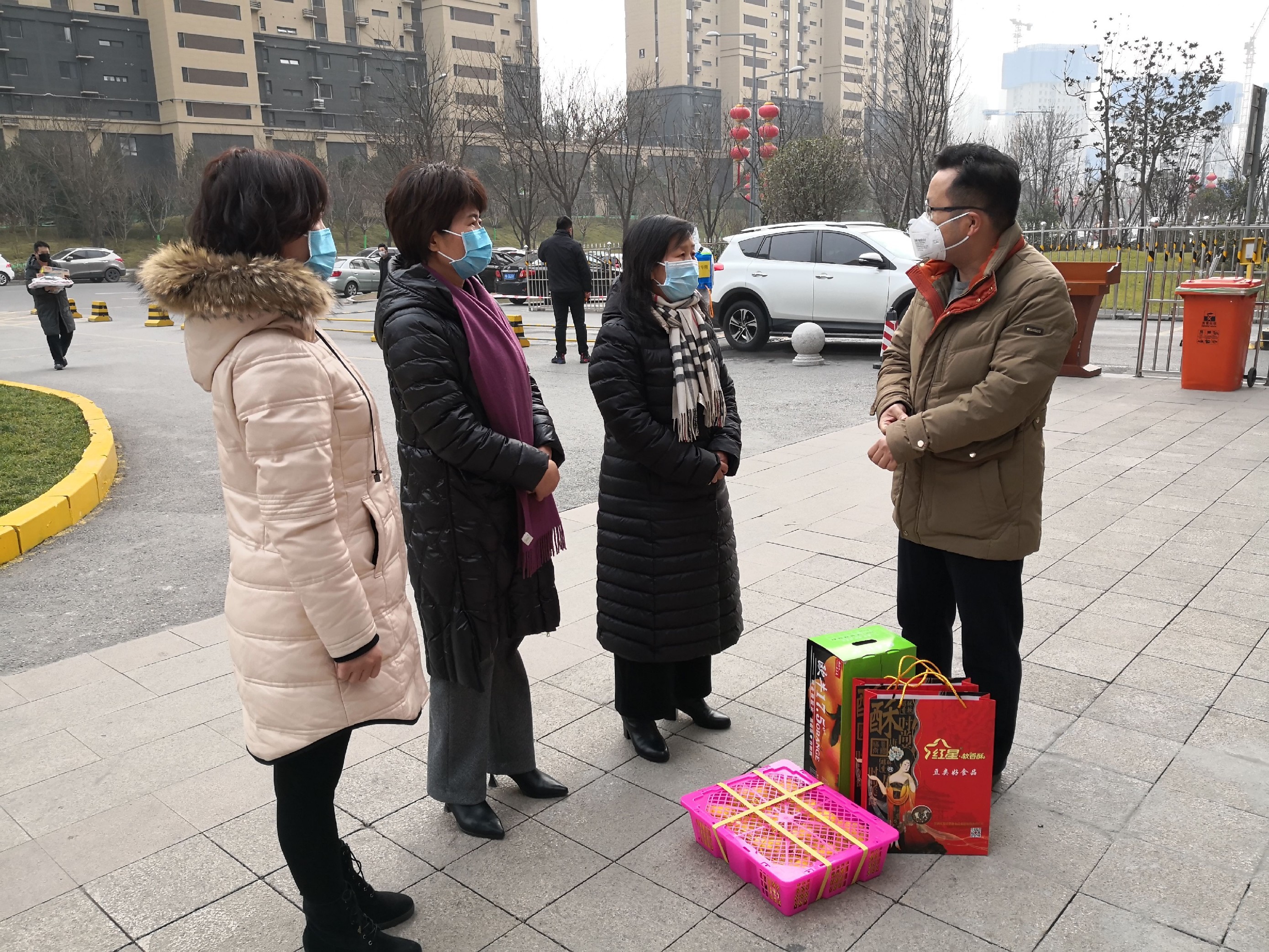 市九院走访慰问驰援武汉医疗队队员家属 市九院走访慰问驰援武汉医疗队队员家属
