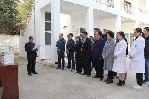 西安市第九医院赴庄王村开展“美丽乡村·文明家园”共建活动 西安市第九医院赴庄王村开展“美丽乡村·文明家园”共建活动