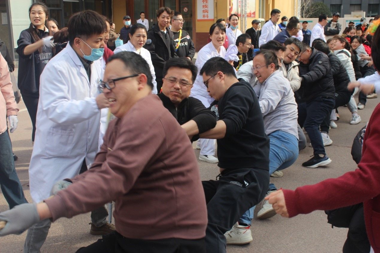 “牢记嘱托建新功·团结一致向前看” 拔河比赛 “牢记嘱托建新功·团结一致向前看” 拔河比赛