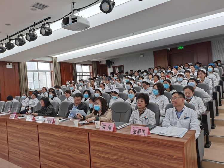 市卫生健康委专家组一行到市九院进行大型医院巡查 市卫生健康委专家组一行到市九院进行大型医院巡查