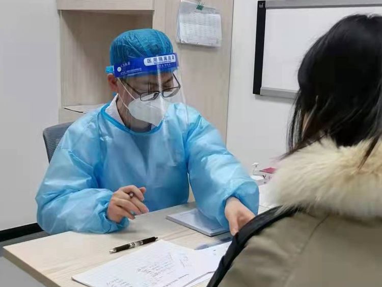疫情之下,堪当使命,保障群众,有序就医,绿色通道,守护健康 疫情之下,堪当使命,保障群众,有序就医,绿色通道,守护健康