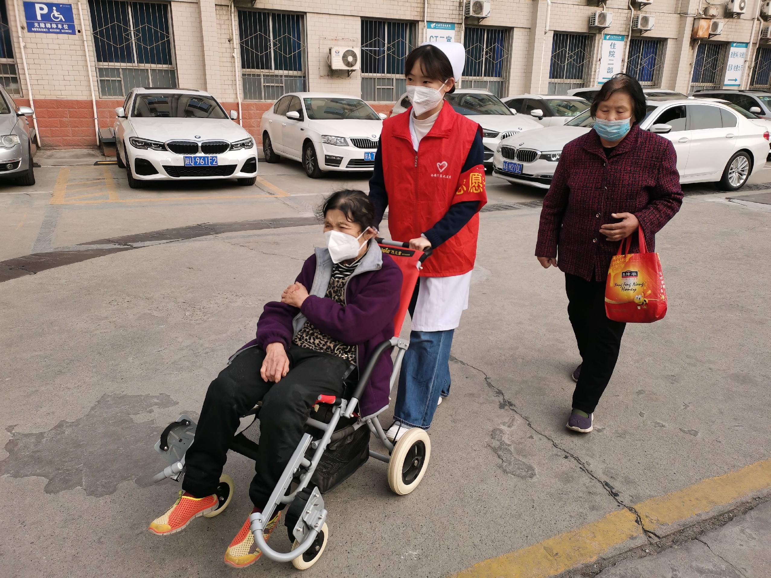 【西安因你而美】西安市第九医院“四随”专项服务活动暖了患者心 【西安因你而美】西安市第九医院“四随”专项服务活动暖了患者心