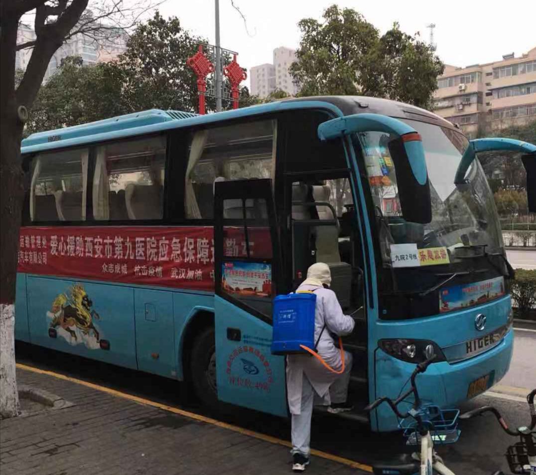 面对疫情 同舟共济,无偿接送医务人员上下班 面对疫情 同舟共济,无偿接送医务人员上下班
