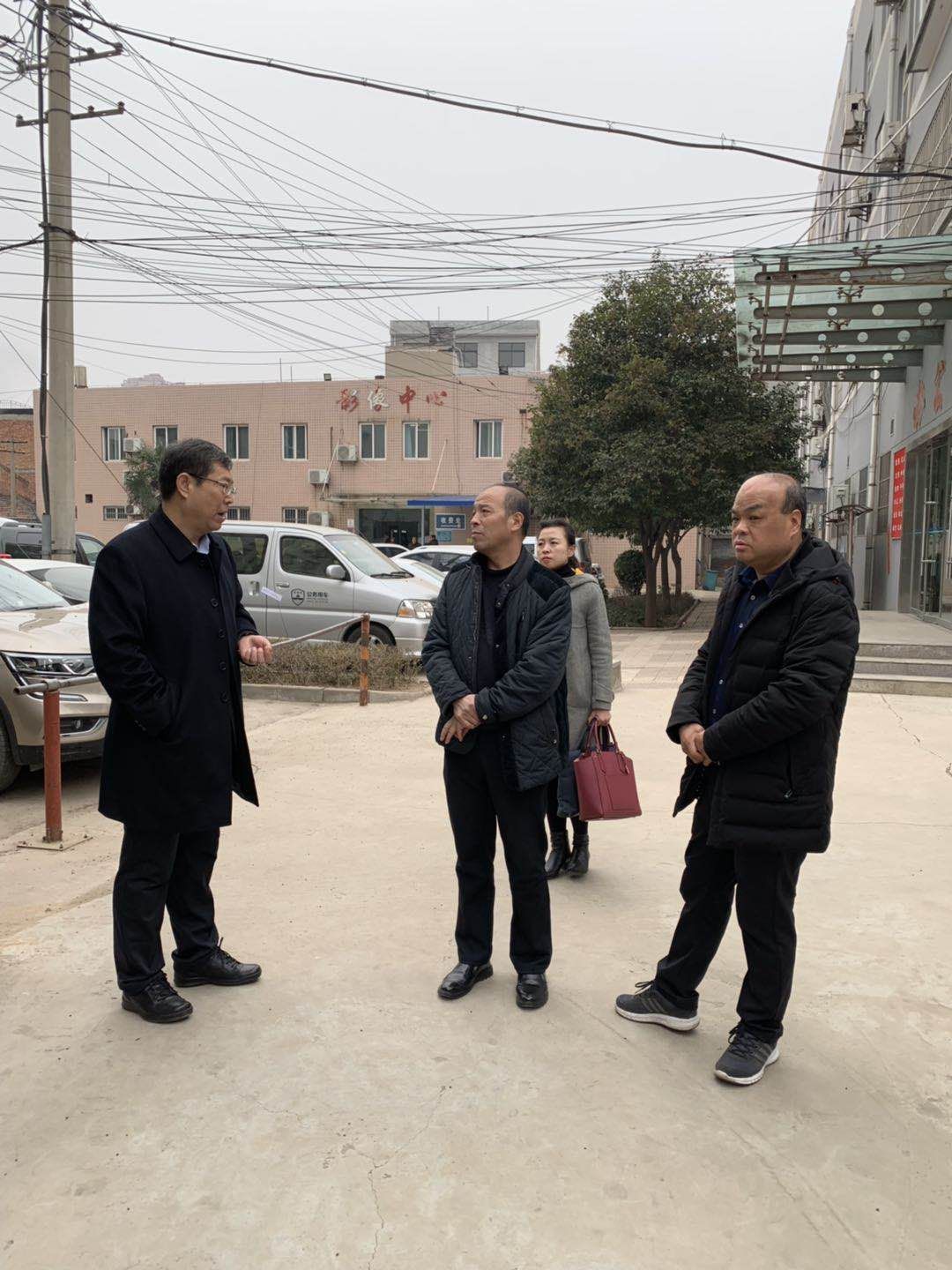 新春慰问,情暖人心 —市九院领导到蓝田县人民医院进行春节慰问和调研 新春慰问,情暖人心 —市九院领导到蓝田县人民医院进行春节慰问和调研