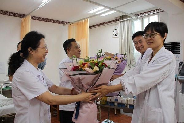 西安市第九医院用这样的方式度过首个“中国医师节”